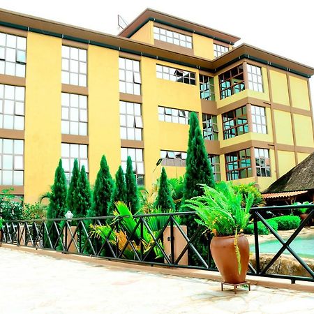 Kim Hotel Кигали Екстериор снимка