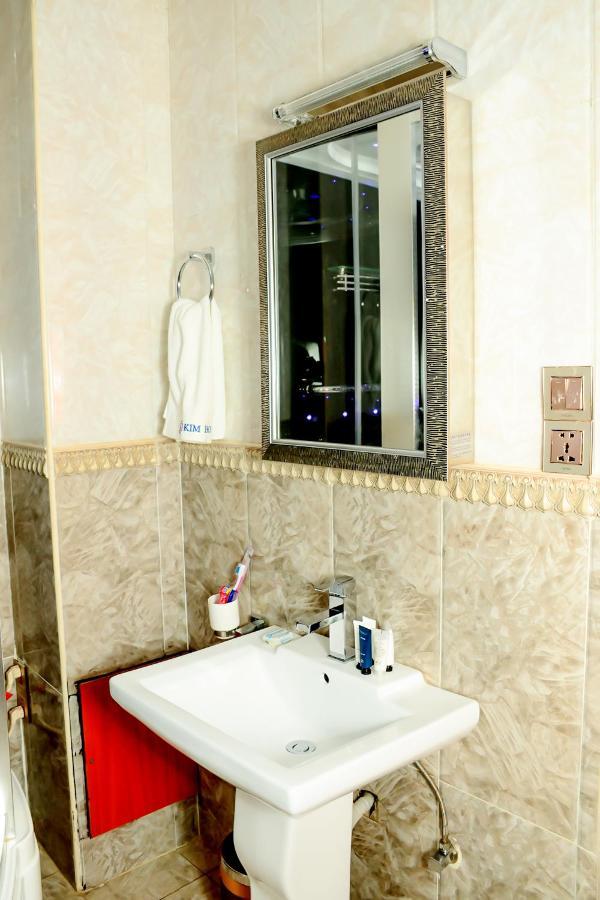 Kim Hotel Кигали Екстериор снимка