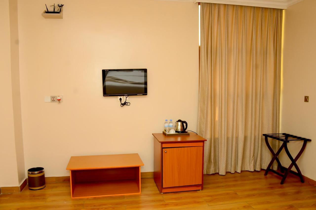 Kim Hotel Кигали Екстериор снимка